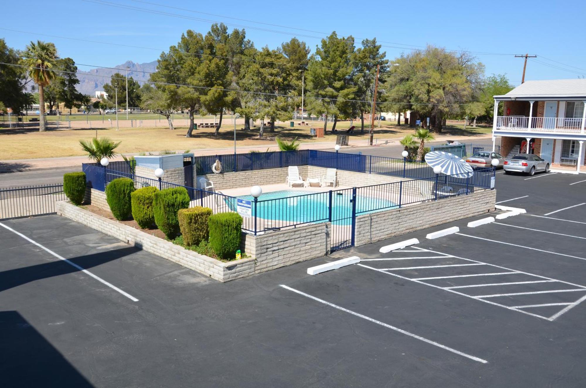 University Inn Tucson Exterior photo